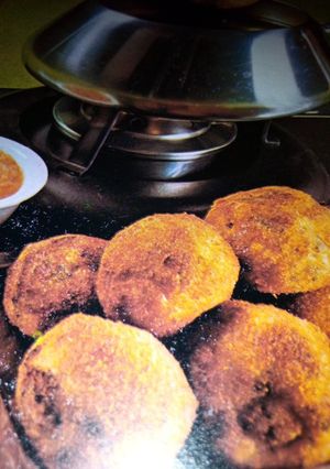 A picture of Crispy Fried Fish balls.