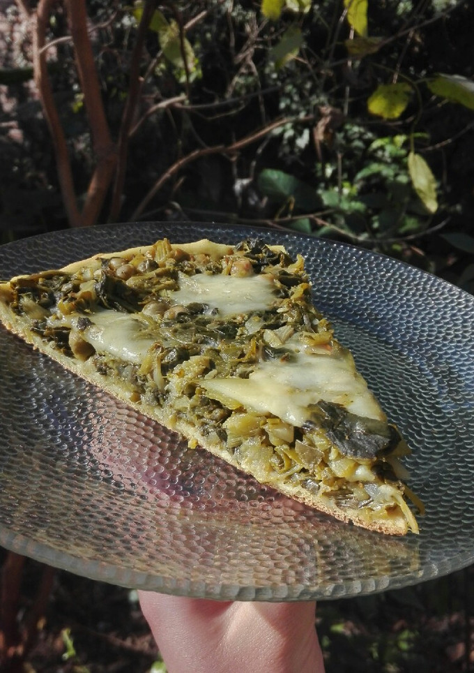 Una foto de Tarta de brócoli y acelga fácil y económica 😊💞