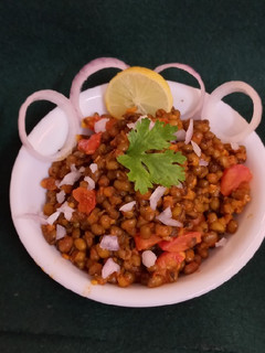 મગ ની ચટપટી (Moong Chatpati Recipe In Gujarati) રેસીપી મુખ્ય ફોટો