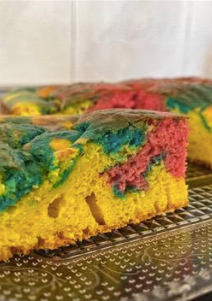 Una foto de Arcoíris de bizcocho 🌈