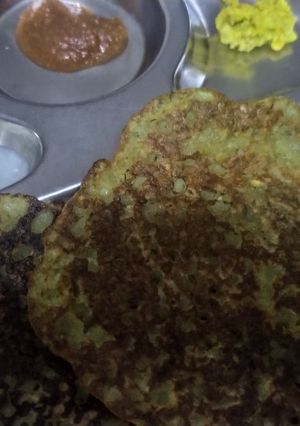 મગ ની દાળ ના ચીલા (Moong Dal Chila Recipe In Gujarati) રેસીપી મુખ્ય ફોટો