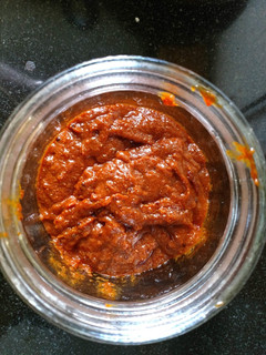 A picture of Tomato imli chutney.