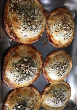 Una foto de Empanadas de hojas de remolacha y ricota