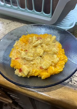 Una foto de Pollo de mostaza y miel con arroz de calabaza