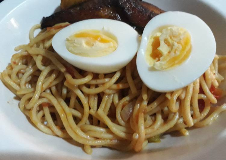 Simple Way to Prepare Any-night-of-the-week Spagetti,fried plantain and  boiled egg