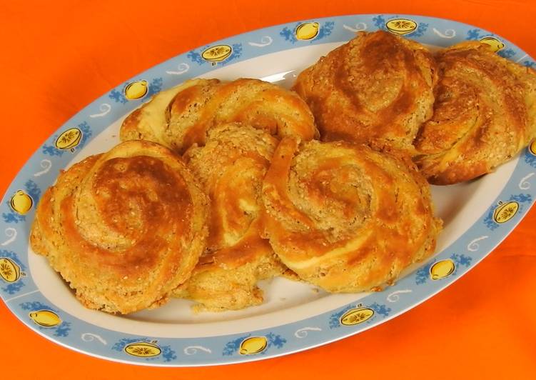 Cypriot tahini pies with orange flavor
