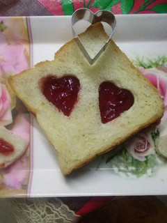 A picture of Jam bread.