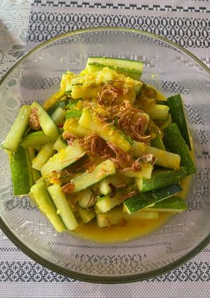 A picture of Timun Acar Kuning.
