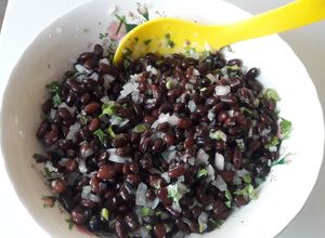 Una foto de Ensaladas de porotos negros