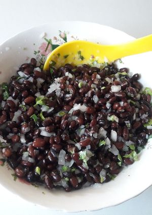 Una foto de Ensaladas de porotos negros