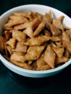 மைதா துக்கடா (Maida thukkada recipe in tamil) செய்முறை முக்கிய புகைப்படம்