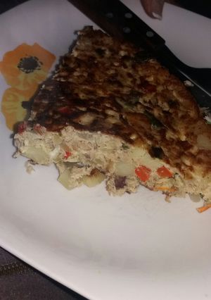 Una foto de Tortilla de papa y atún