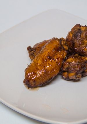 Una foto de Alitas de pollo en salsa soja-miel