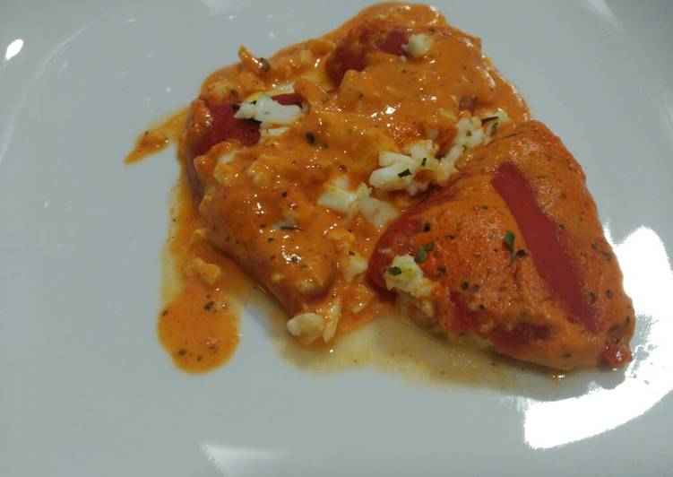 Pimientos del piquillo rellenos de queso fresco