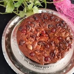 A picture of Rich plum cake.