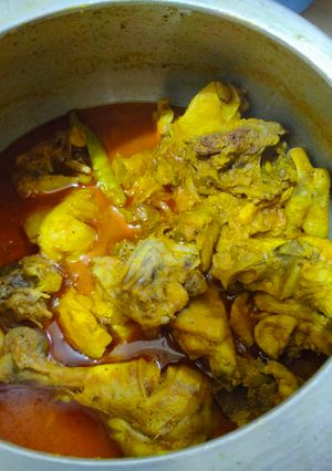 চিকেন কারি চ্যালেঞ্জ হিসেবে চুজ করেছি। রেসিপির প্রধান ছবি