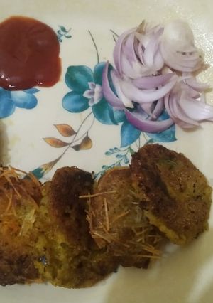 A picture of Chane ke Kabab and aloo ke kabab.