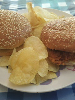 Una foto de Hamburguesas de crunch de pollo
