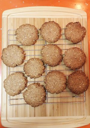 Una foto de Galletas de avena, frutos secos y canela