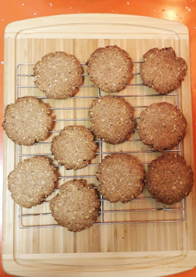Una foto de Galletas de avena, frutos secos y canela