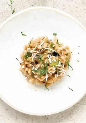 Foto principal de Risotto de setas y espárragos cremoso