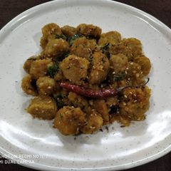 A picture of Muthiya.