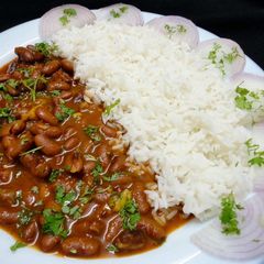 A picture of Rajma masala.
