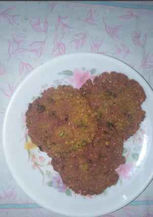 A picture of Channe ki daal ki tikiyan.