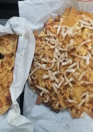 Una foto de Nachos con verduras y frijoles fáciles
