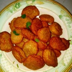 A picture of Kosai/Akara/ beans cake.