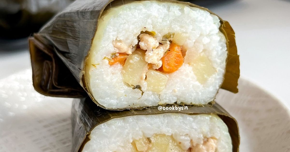 Arem-Arem / Lontong Isi Ayam Kentang Wortel