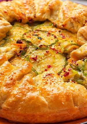 A picture of Zucchini Puff Pastry Pie.