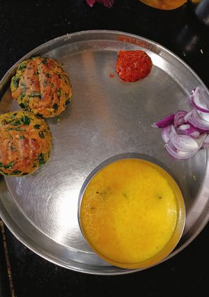 A picture of Methi Baati.