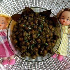 A picture of Chatpata chana.