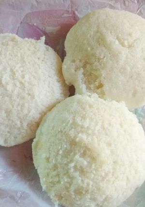A picture of Idli.