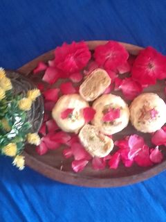 બદામ પીસ્તાની ઘારી (Almond Pista Ghari Recipe In Gujarati) રેસીપી મુખ્ય ફોટો