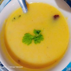 A picture of Gujarati kadhi.