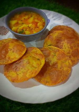 A picture of Leftover dal puri.