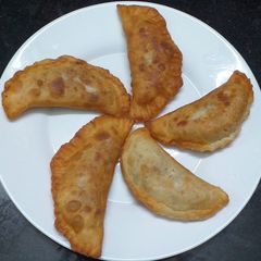 A picture of Gujiya.