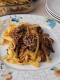 Pasta con ternera y salsa de ostras