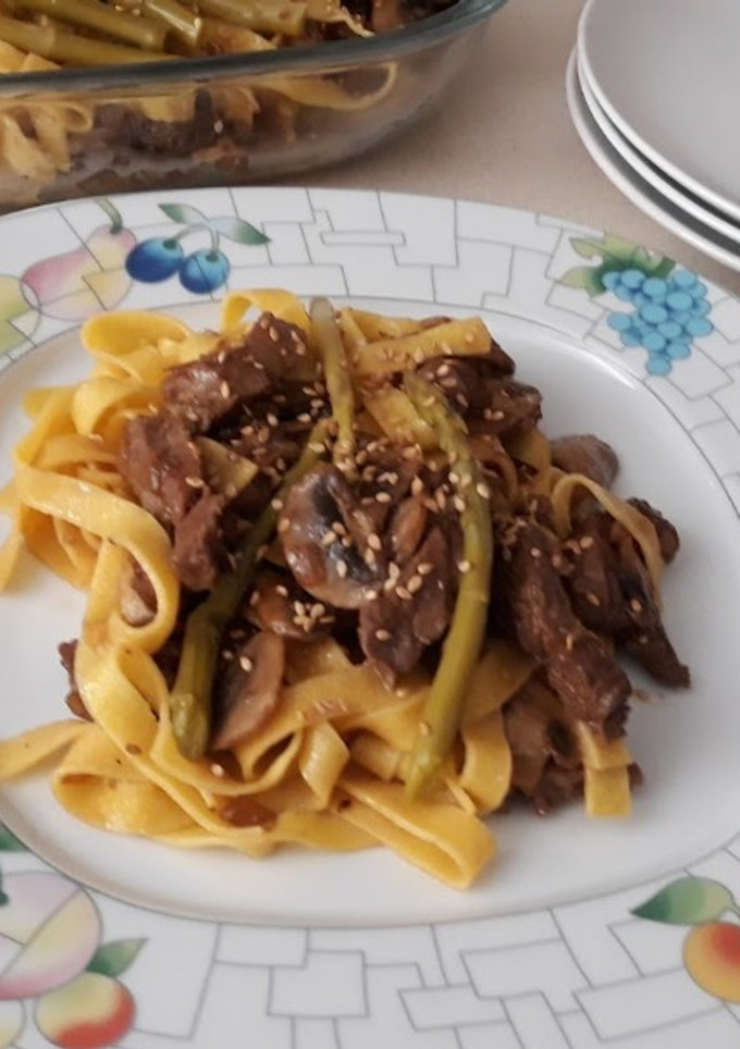 Una foto de Pasta con ternera y salsa de ostras