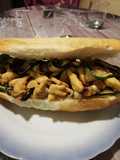 Super panino con zucchine e pollo speziato