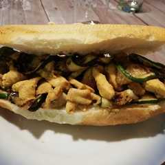 Foto di Super panino con zucchine e pollo speziato