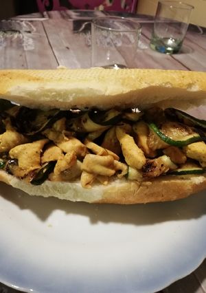 Foto di Super panino con zucchine e pollo speziato