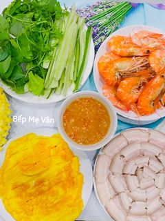 Hình của món Bánh tráng cuốn thịt heo,tôm,trứng và rau.