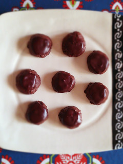 Una foto de Galletitas de Chocolate con Relleno de Dulce de Leche (Petit Fours)