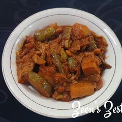 A picture of Aloo Baingan Chana Daal.