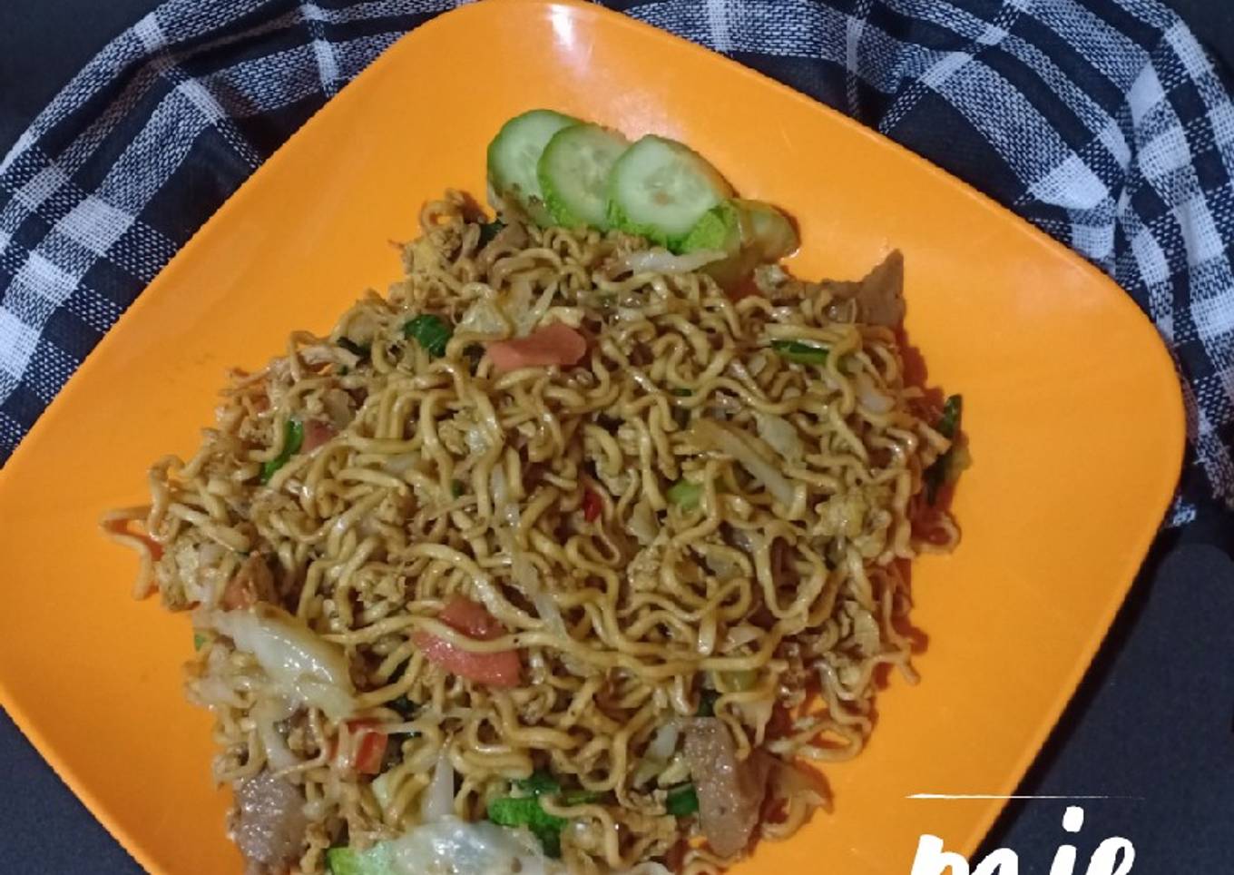 Mie Tektek goreng pedas