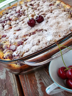 Cseresznyés clafoutis (tepsis palacsinta) recept fotója