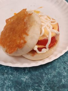 A picture of Tomatoes Sandwich.